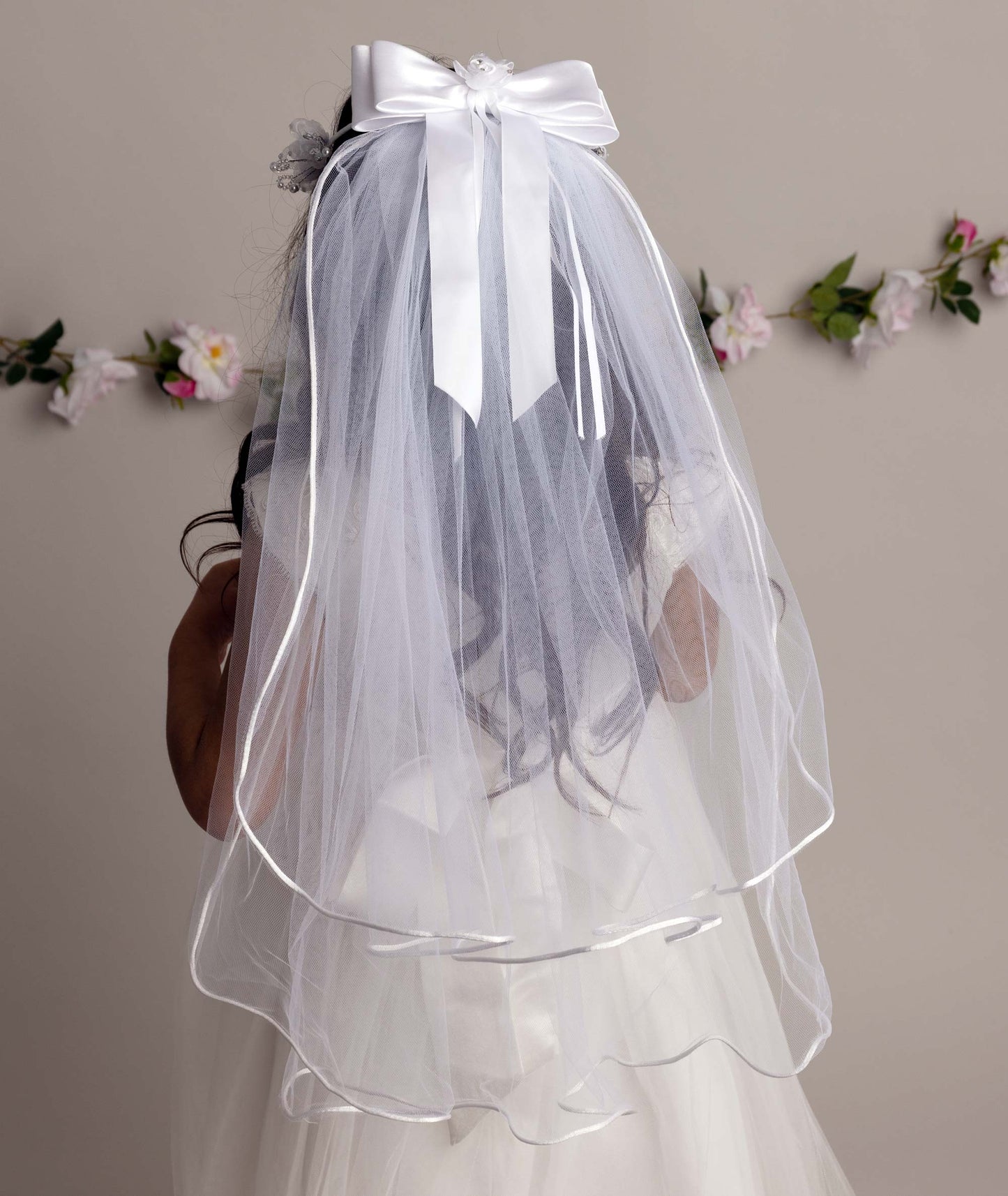 Veil with flower headpiece and bow - CMV 2330